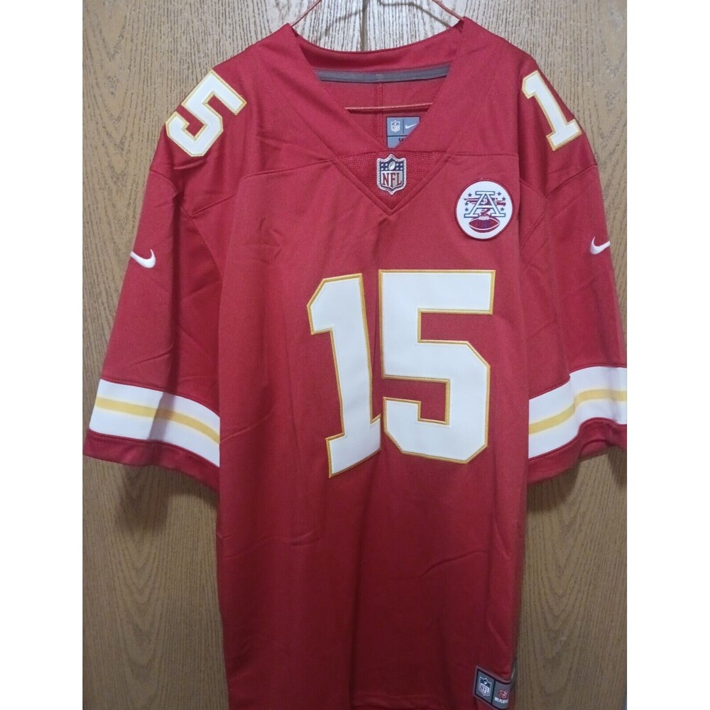 Patrick Mahomes (Nike)-(Chiefs)-(Jersey)-(Red)-(Pre-owned)-(Size XL)-$90.00 - Picture 3 of 9
